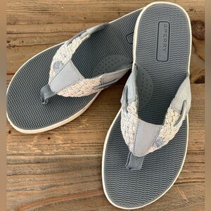 Sperry Parrotfish Flip Flops/Thong Sandals, Gray/Silver, 6 1/2, EUC